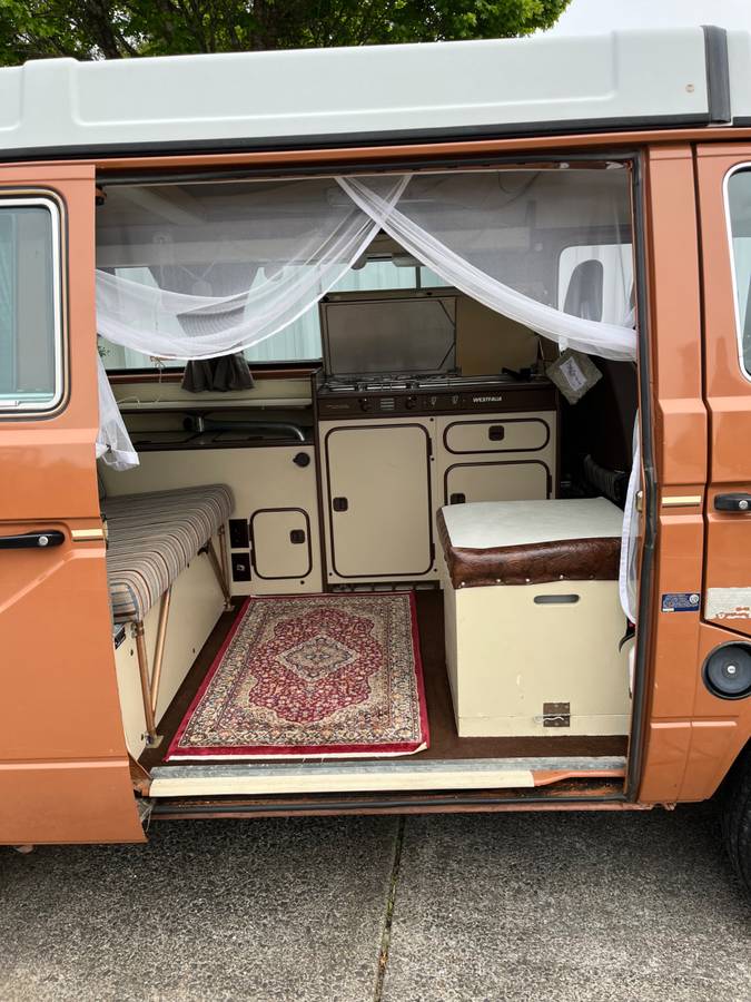 Volkswagen-vanagon-camper-1983-brown-1
