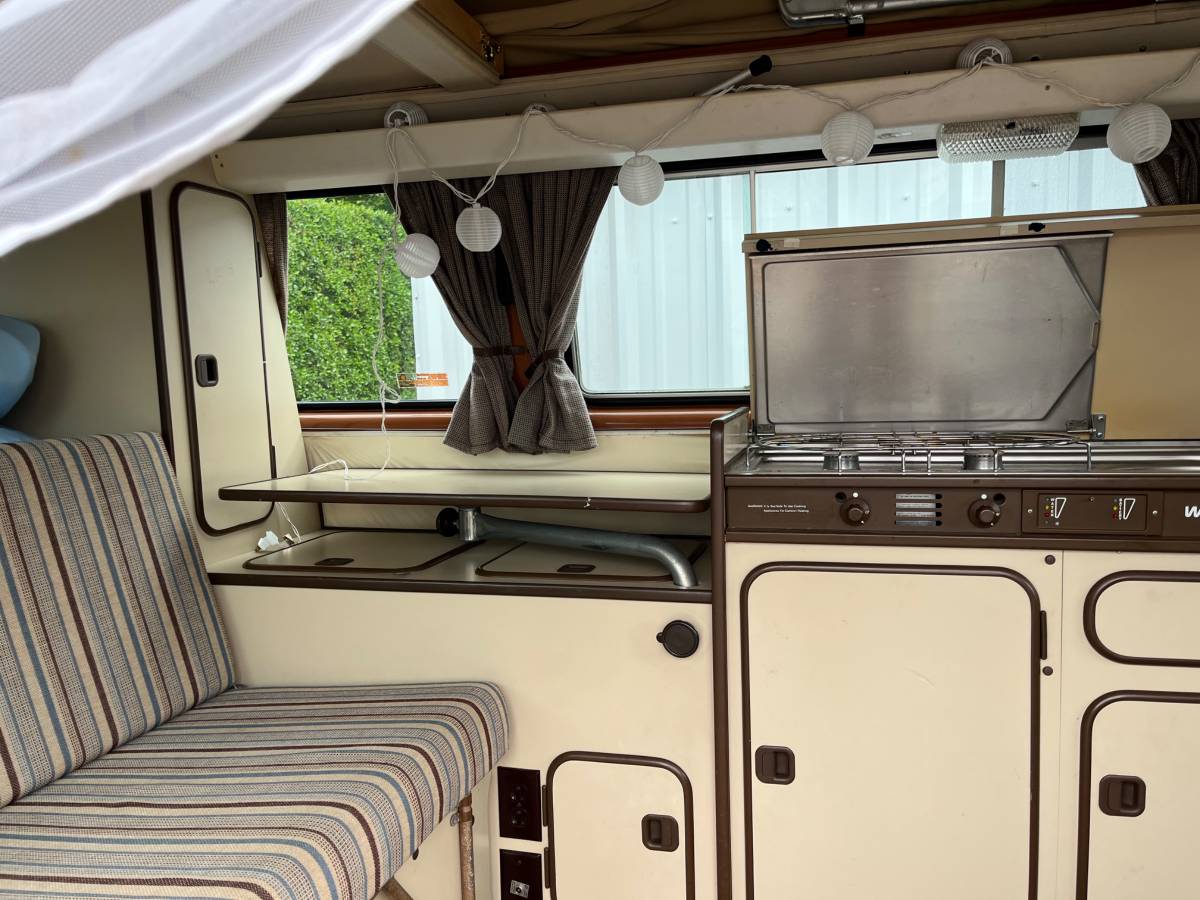 Volkswagen-vanagon-camper-1983-brown-2