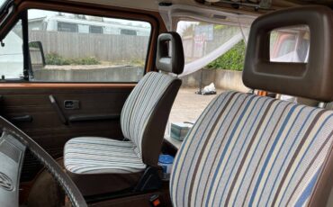 Volkswagen-vanagon-camper-1983-brown-3