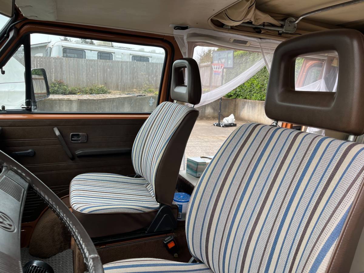 Volkswagen-vanagon-camper-1983-brown-3