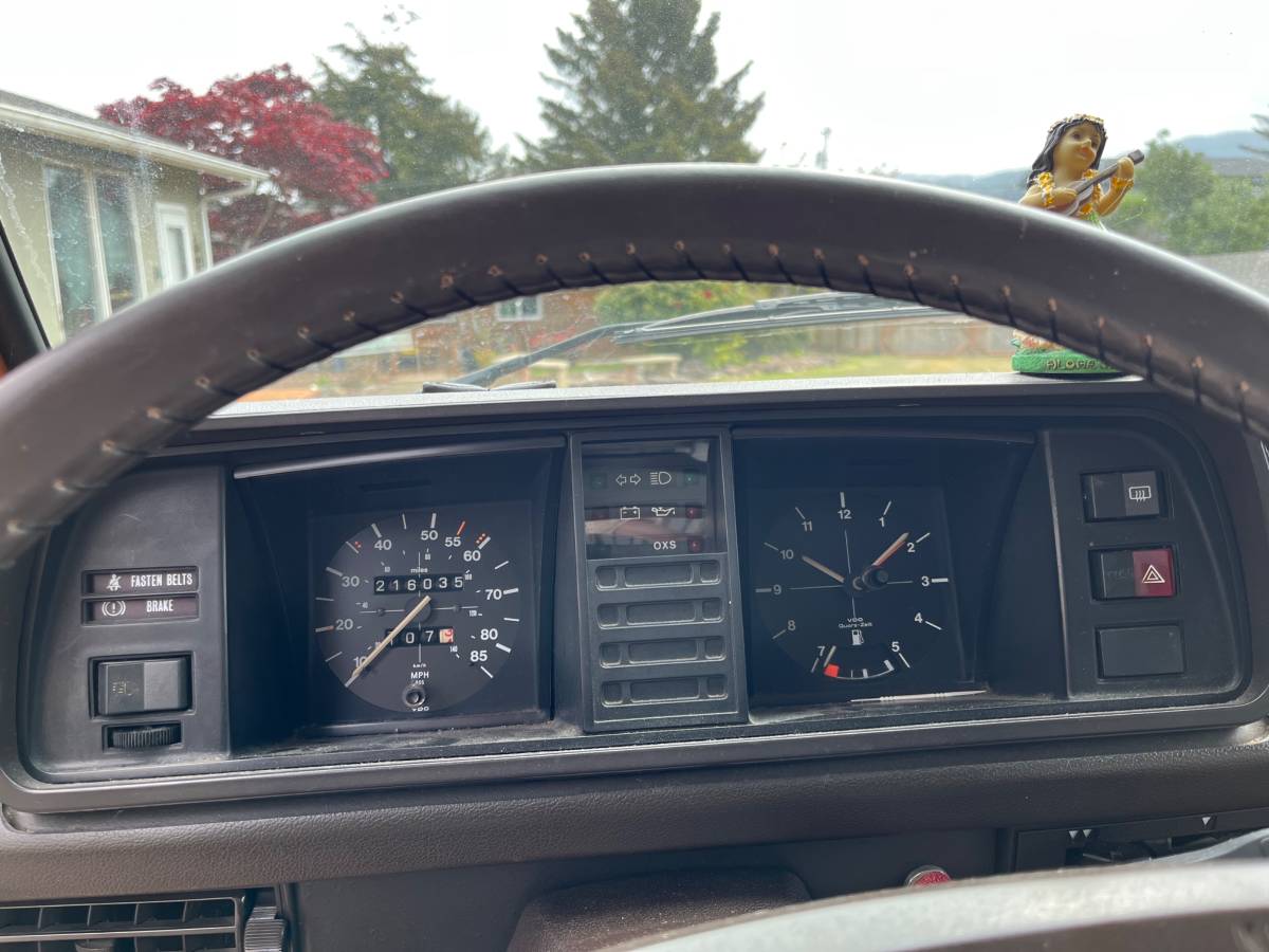 Volkswagen-vanagon-camper-1983-brown-5