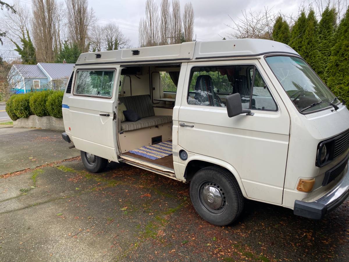 Volkswagen-vanagon-camper-1983-white-1
