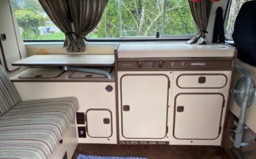 Volkswagen-vanagon-camper-1983-white-4