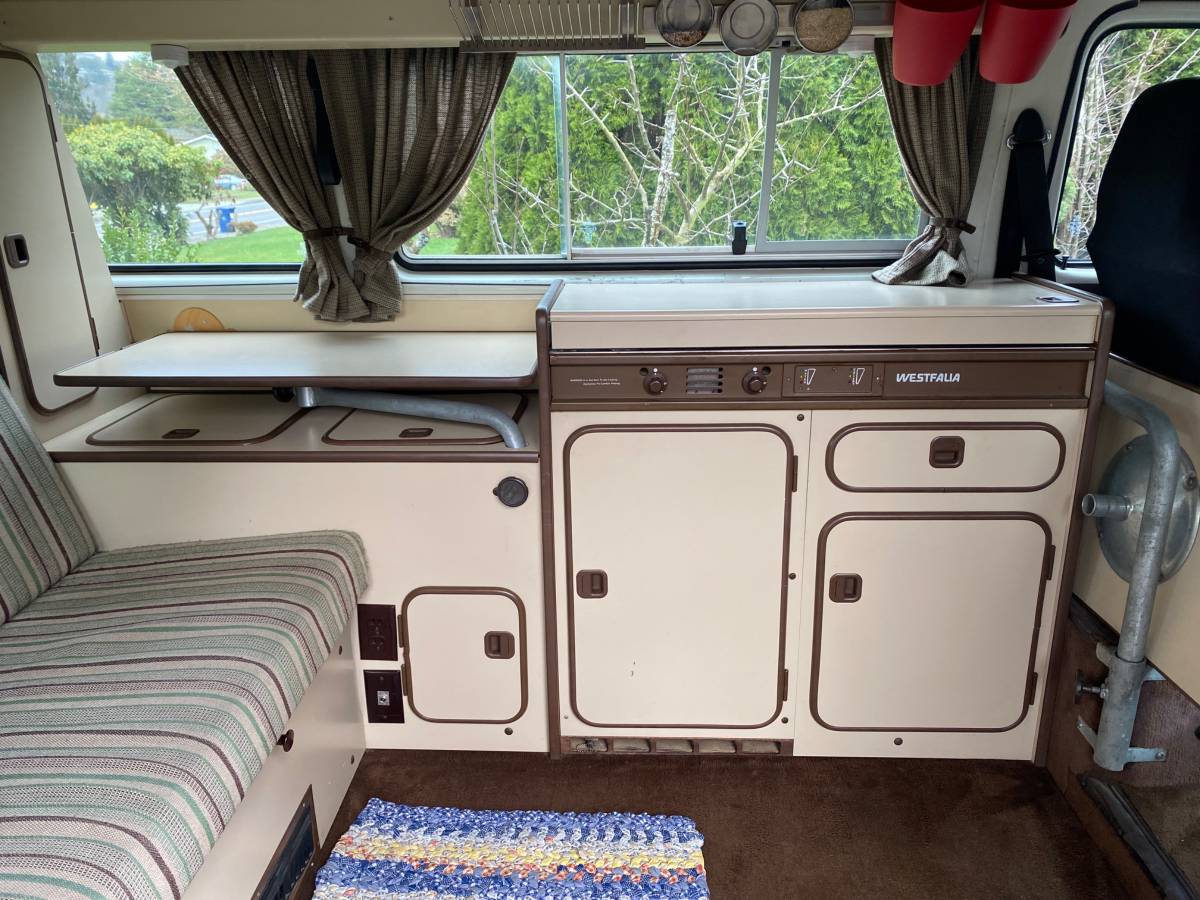 Volkswagen-vanagon-camper-1983-white-4