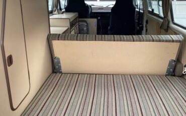 Volkswagen-vanagon-camper-1983-white-6
