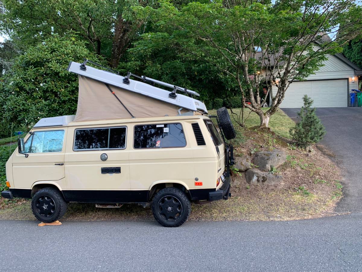 Volkswagen-vanagon-camper-1984-15