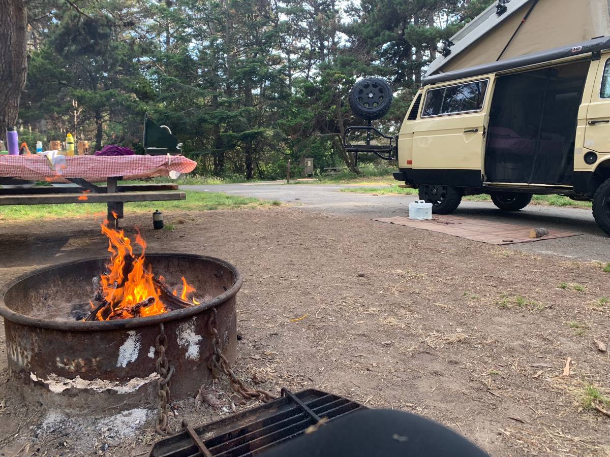 Volkswagen-vanagon-camper-1984-16