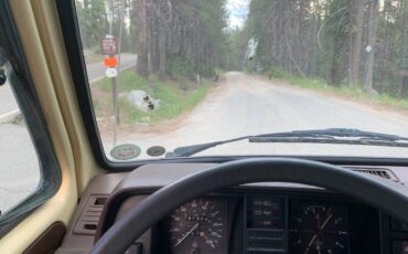 Volkswagen-vanagon-camper-1984-17