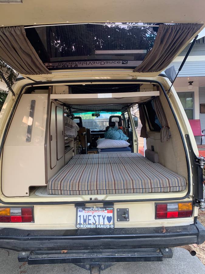 Volkswagen-vanagon-camper-1984-18