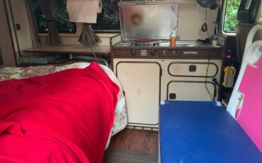 Volkswagen-vanagon-camper-1984-7