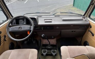 Volkswagen-vanagon-camper-1986-custom-10