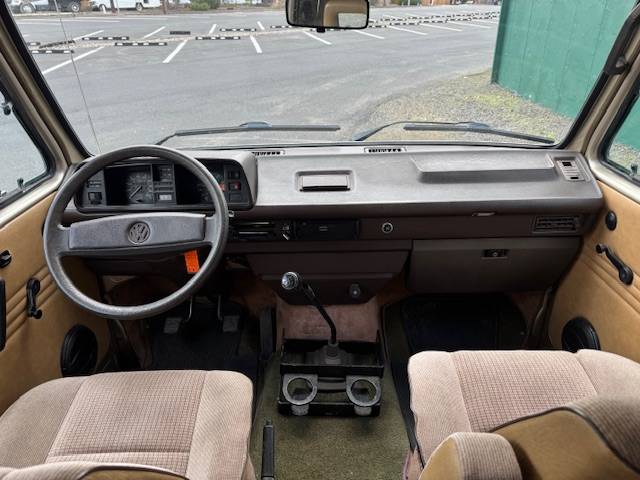 Volkswagen-vanagon-camper-1986-custom-10