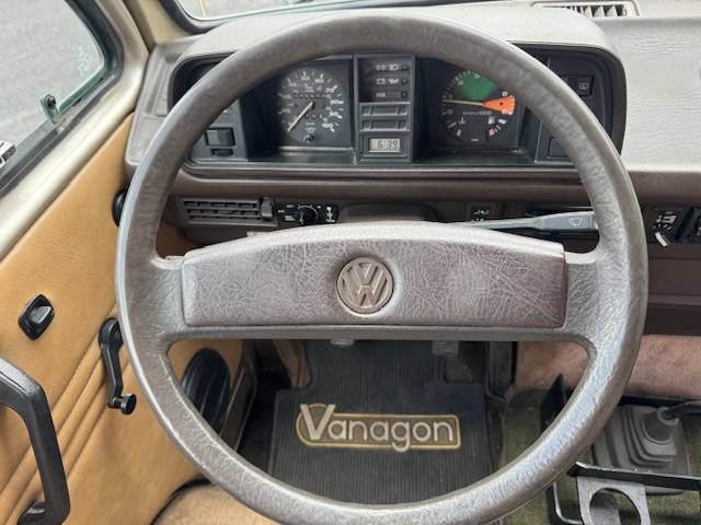 Volkswagen-vanagon-camper-1986-custom-11