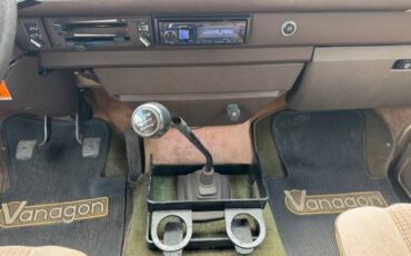 Volkswagen-vanagon-camper-1986-custom-12