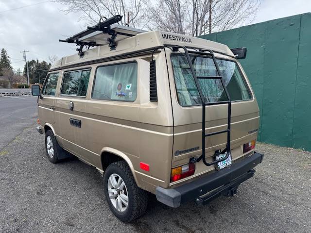 Volkswagen-vanagon-camper-1986-custom-2