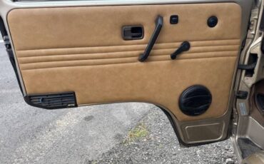 Volkswagen-vanagon-camper-1986-custom-7