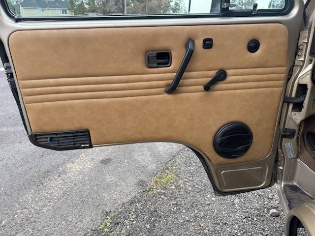 Volkswagen-vanagon-camper-1986-custom-7