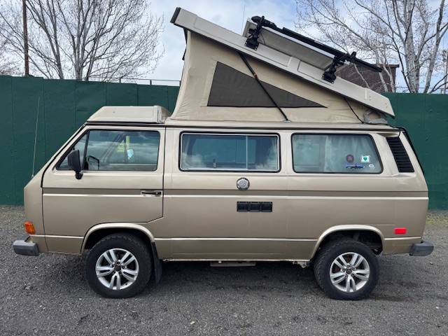 Volkswagen-vanagon-camper-1986-custom