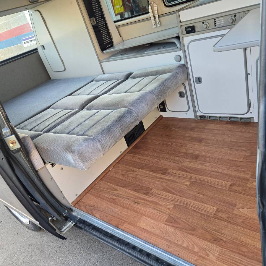 Volkswagen-vanagon-camper-westfalia-1987-blue-9