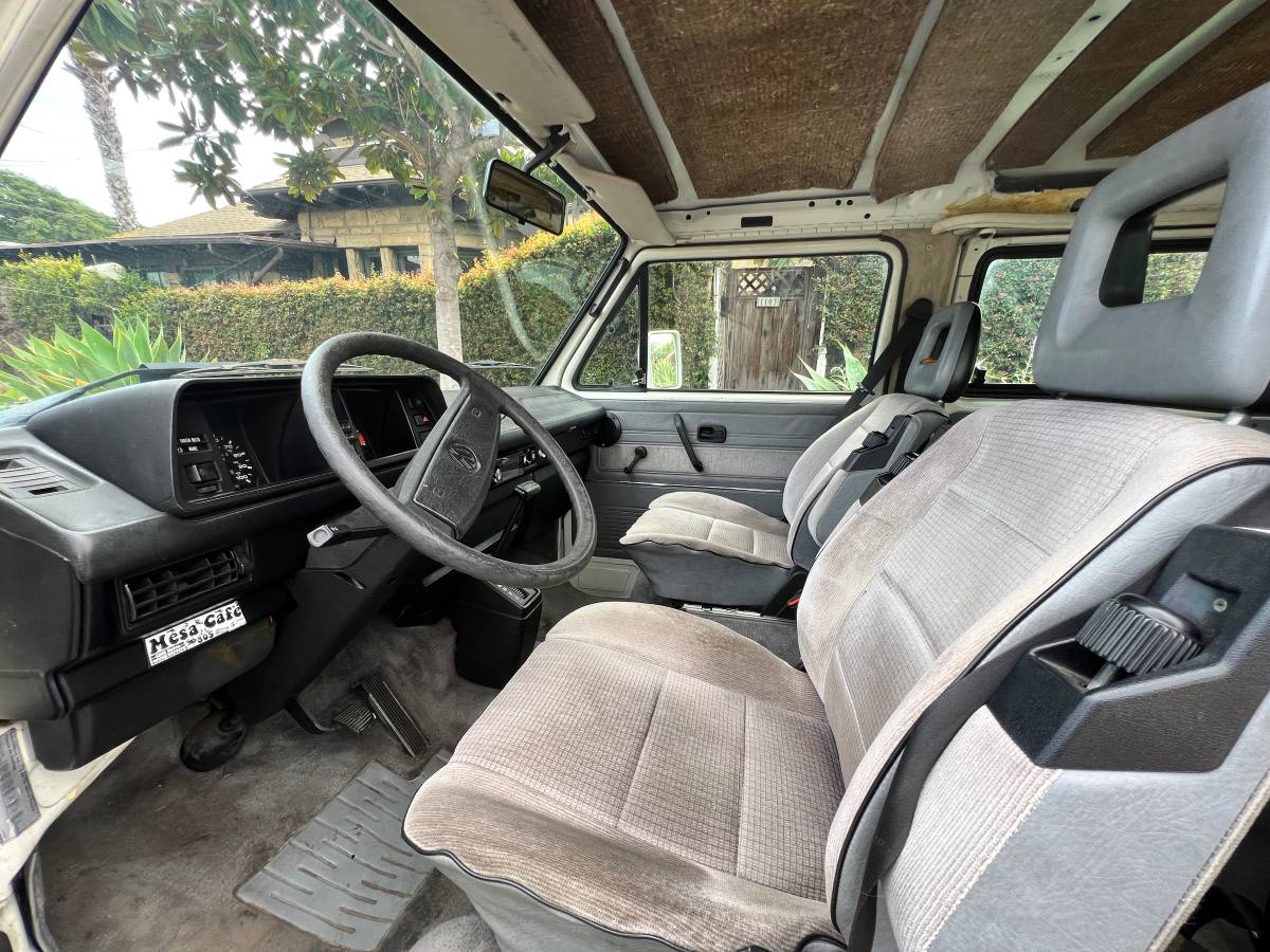 Volkswagen-vanagon-gl-1990-white-1