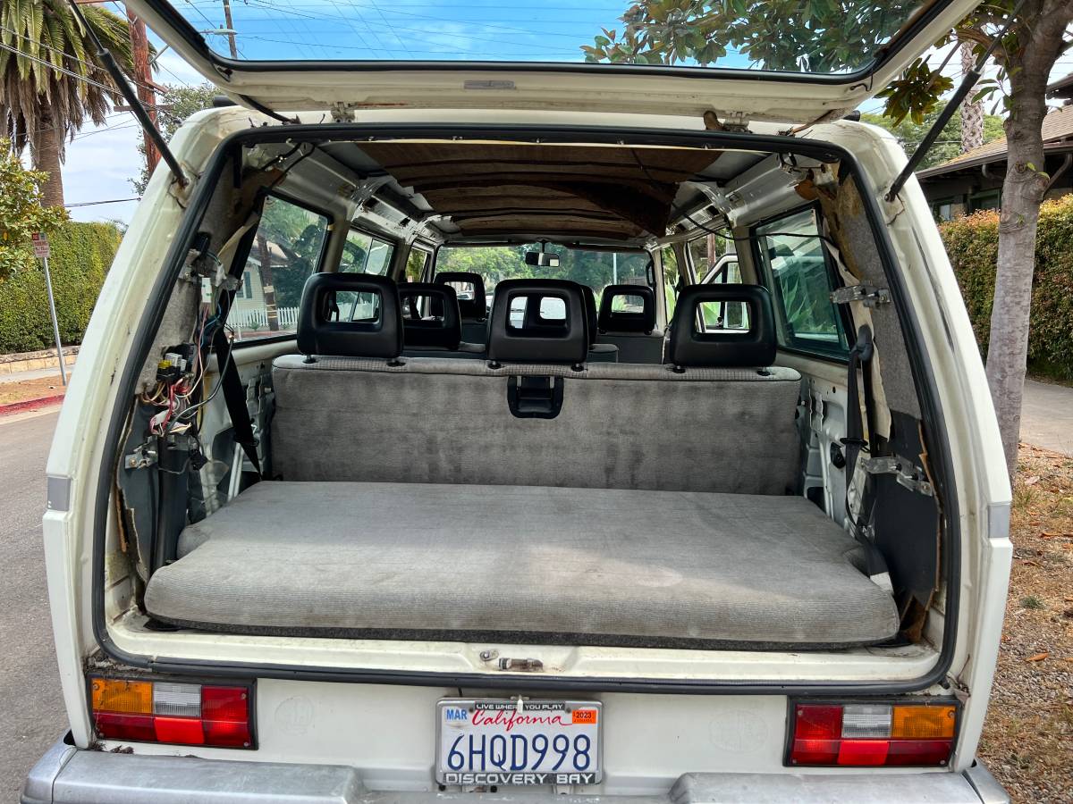 Volkswagen-vanagon-gl-1990-white-2
