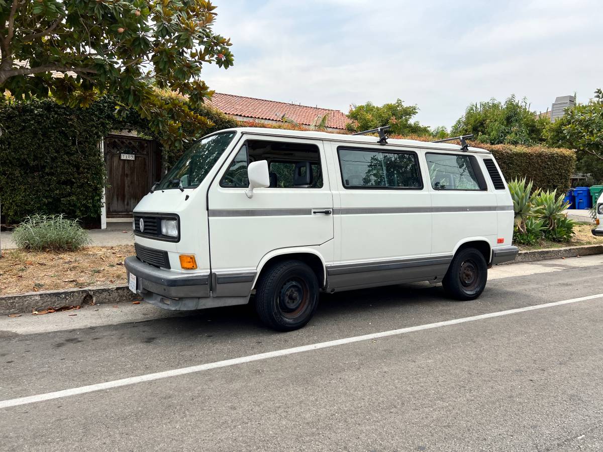 Volkswagen-vanagon-gl-1990-white-4
