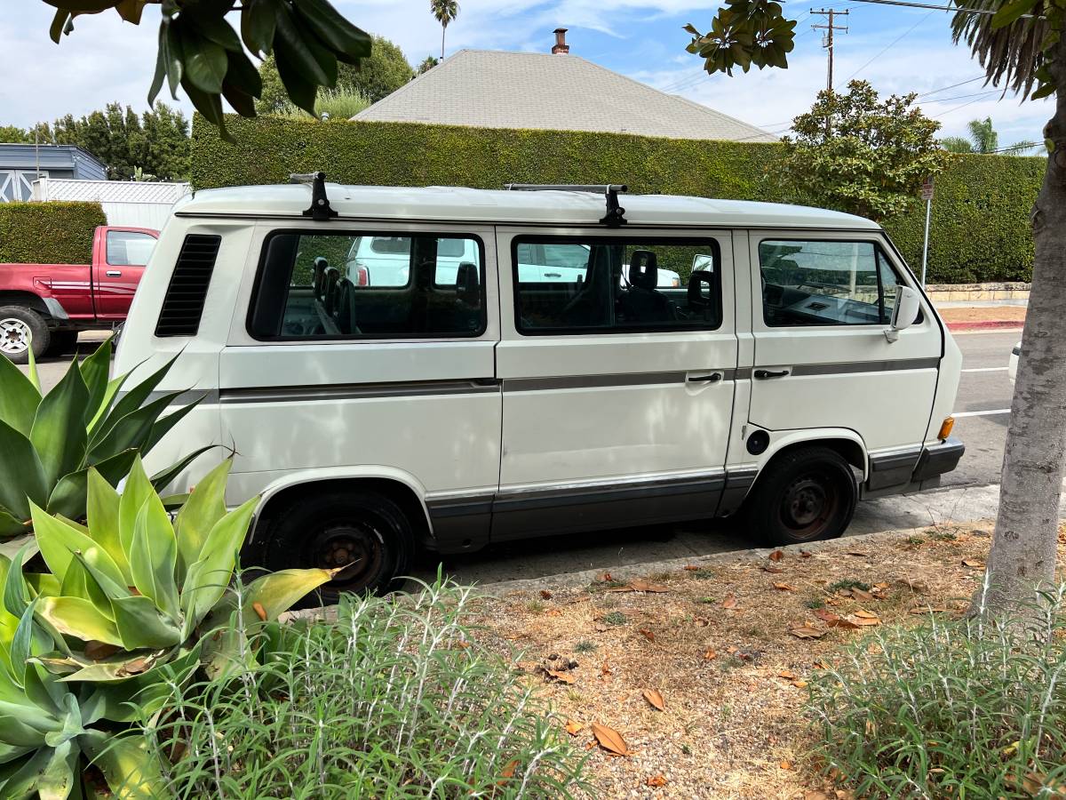 Volkswagen-vanagon-gl-1990-white-7