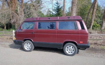 Volkswagen-vanagon-multivan-1991-red-10