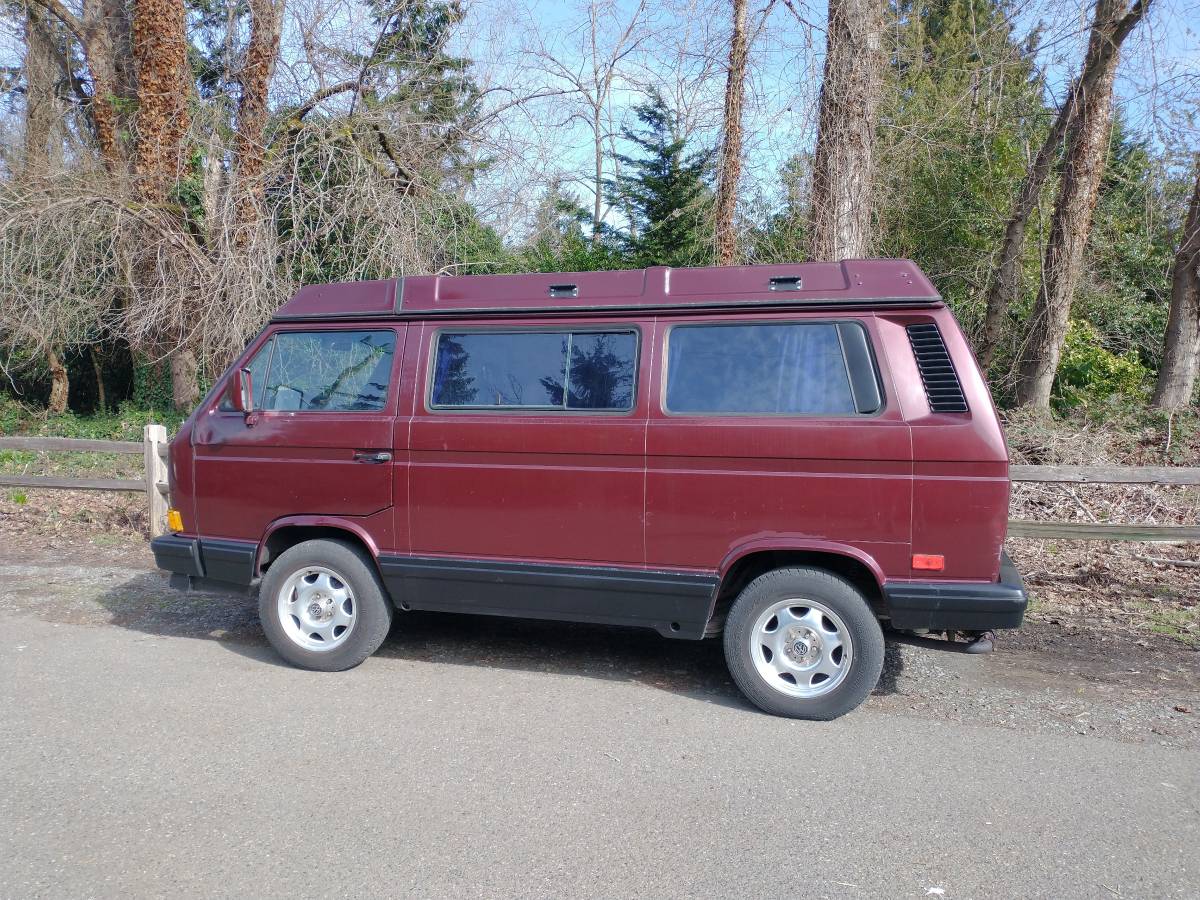 Volkswagen-vanagon-multivan-1991-red-10