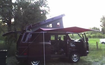 Volkswagen-vanagon-multivan-1991-red-7