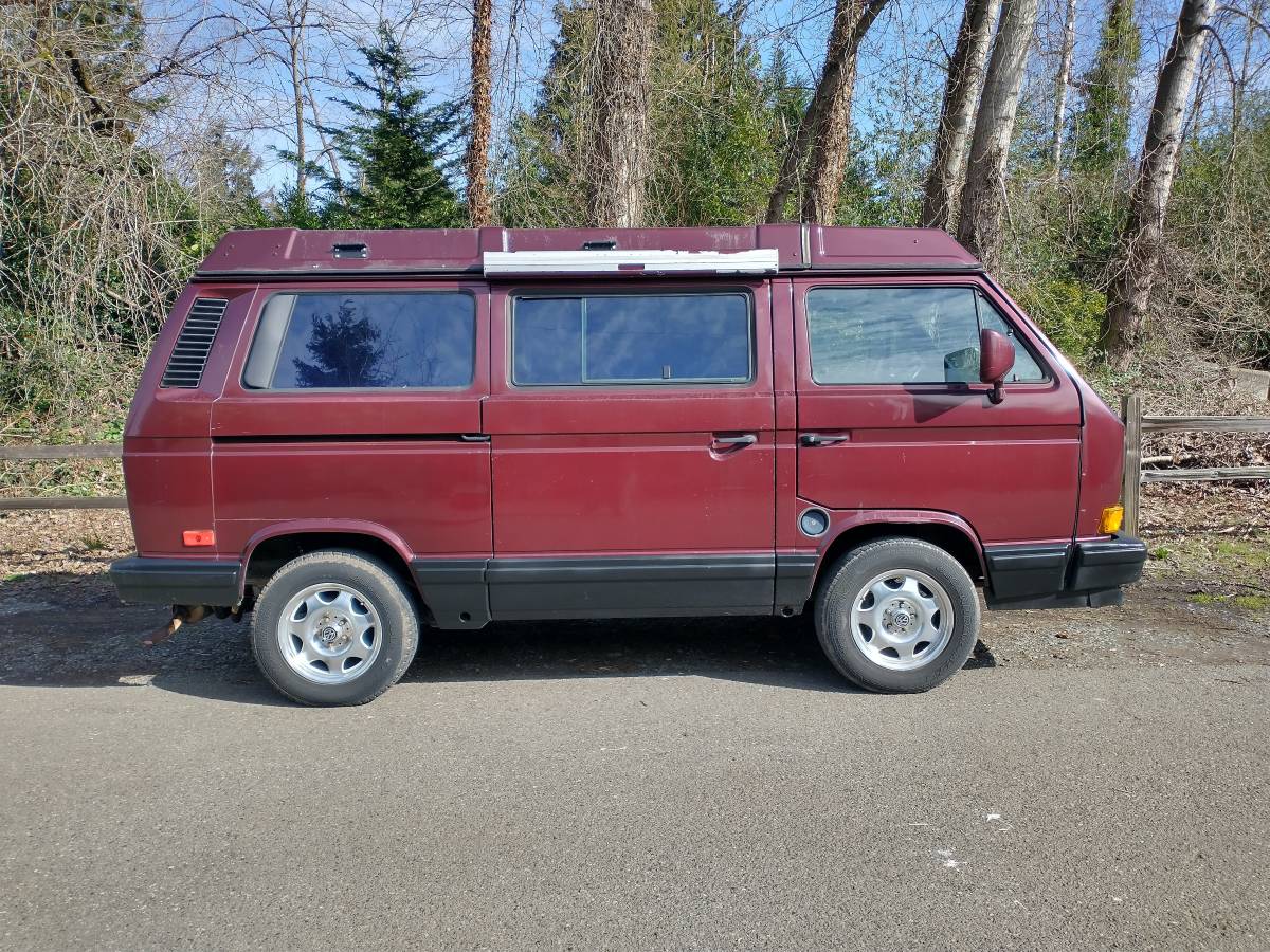 Volkswagen-vanagon-multivan-1991-red-9
