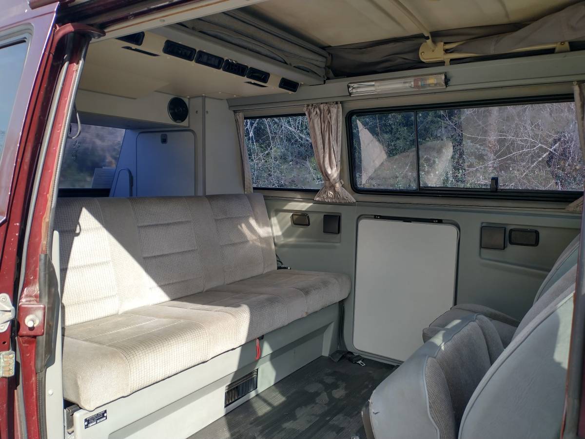 Volkswagen-vanagon-multivan-1991-red