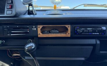 Volkswagen-vanagon-rivier-camper-1980-orange-10