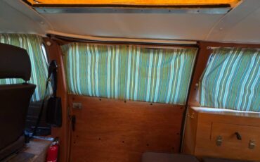 Volkswagen-vanagon-rivier-camper-1980-orange-16