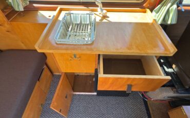 Volkswagen-vanagon-rivier-camper-1980-orange-18
