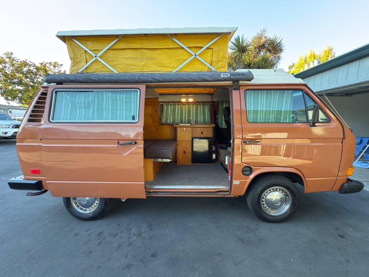 Volkswagen-vanagon-rivier-camper-1980-orange-7