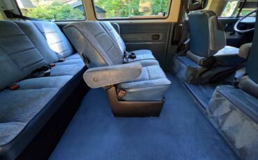 Volkswagen-vanagon-syncro-multivankombi-1987-blue-7
