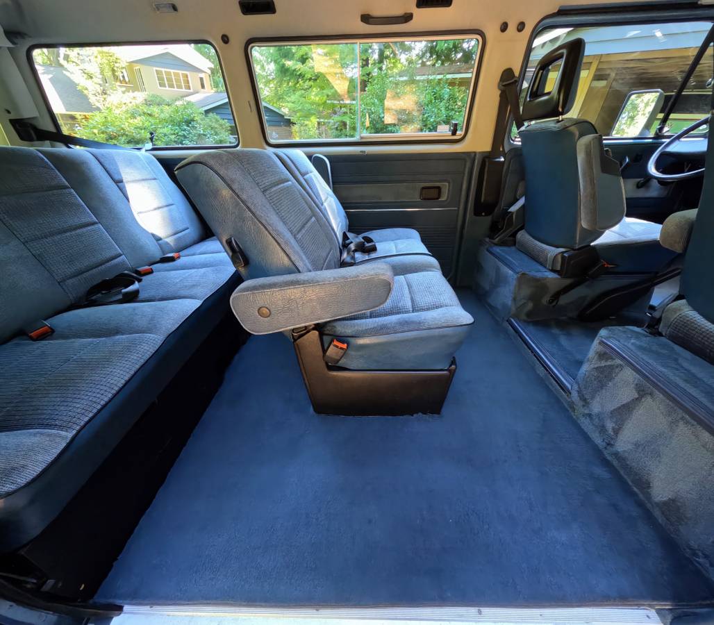 Volkswagen-vanagon-syncro-multivankombi-1987-blue-7