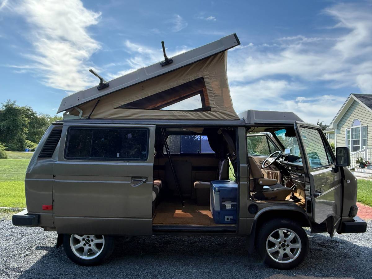 Volkswagen-vanagon-weekender-1985