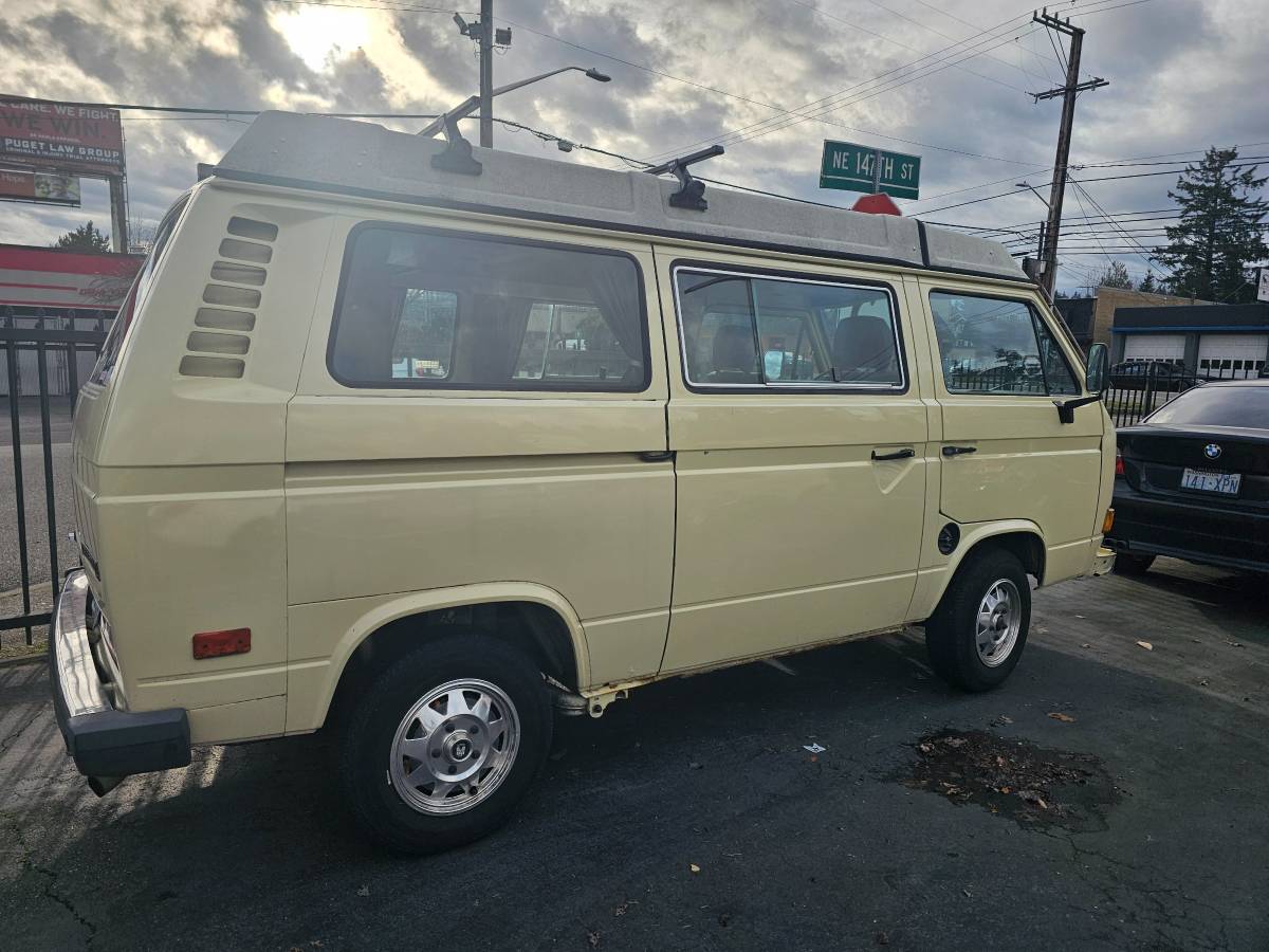Volkswagen-vanagon-westfalia-1980-yellow-3