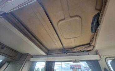 Volkswagen-vanagon-westfalia-1980-yellow-8