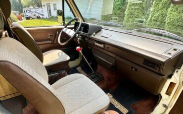 Volkswagen-vanagon-westfalia-1981-1