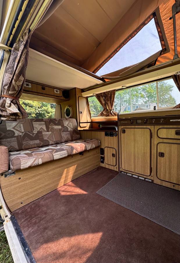 Volkswagen-vanagon-westfalia-1981-18