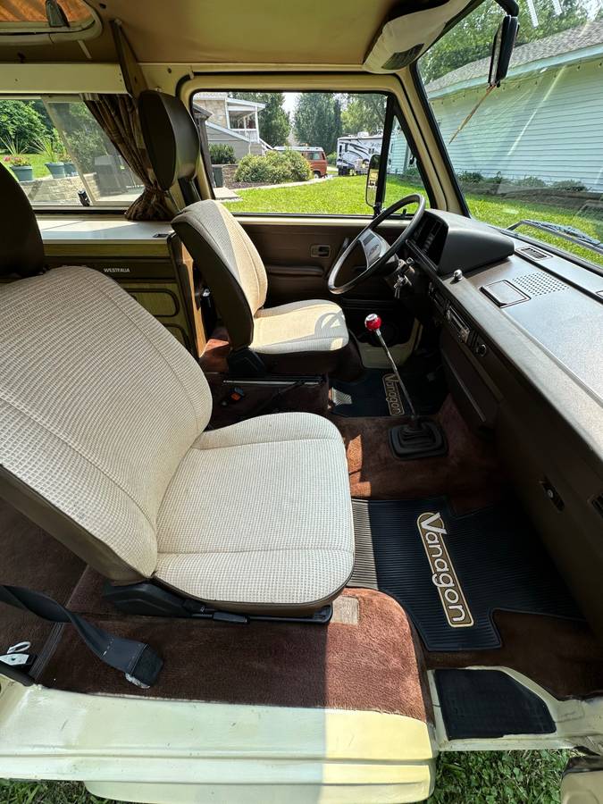 Volkswagen-vanagon-westfalia-1981-2