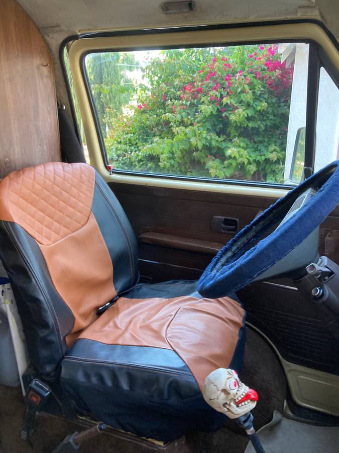 Volkswagen-vanagon-westfalia-1982-brown-2