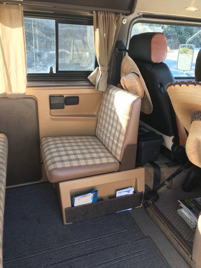 Volkswagen-vanagon-westfalia-1985-4