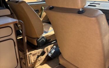Volkswagen-vanagon-westfalia-1986-23