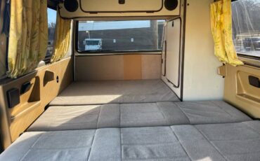 Volkswagen-vanagon-westfalia-1986-6