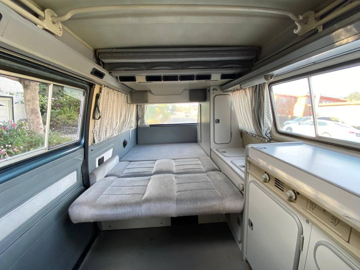 Volkswagen-vanagon-westfalia-1987-blue-2