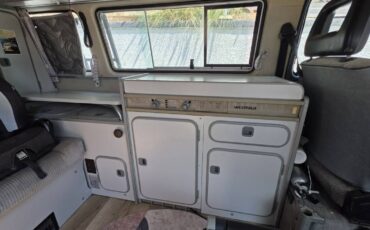 Volkswagen-vanagon-westfalia-1987-grey-10